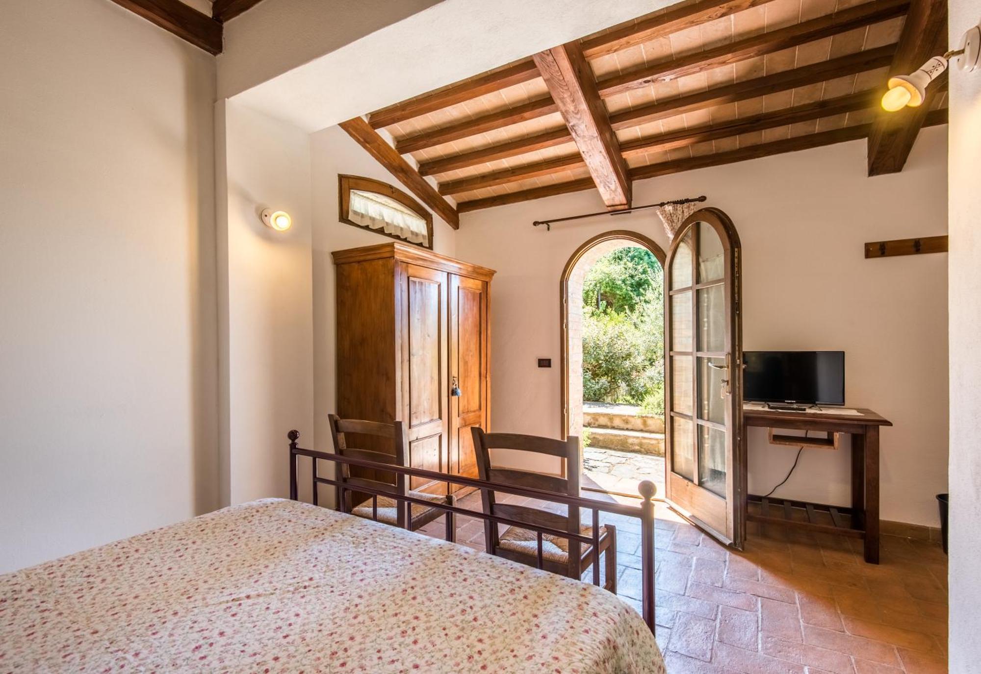 מונטלצ'ינו Glicine Apartment Podere Giardino מראה חיצוני תמונה