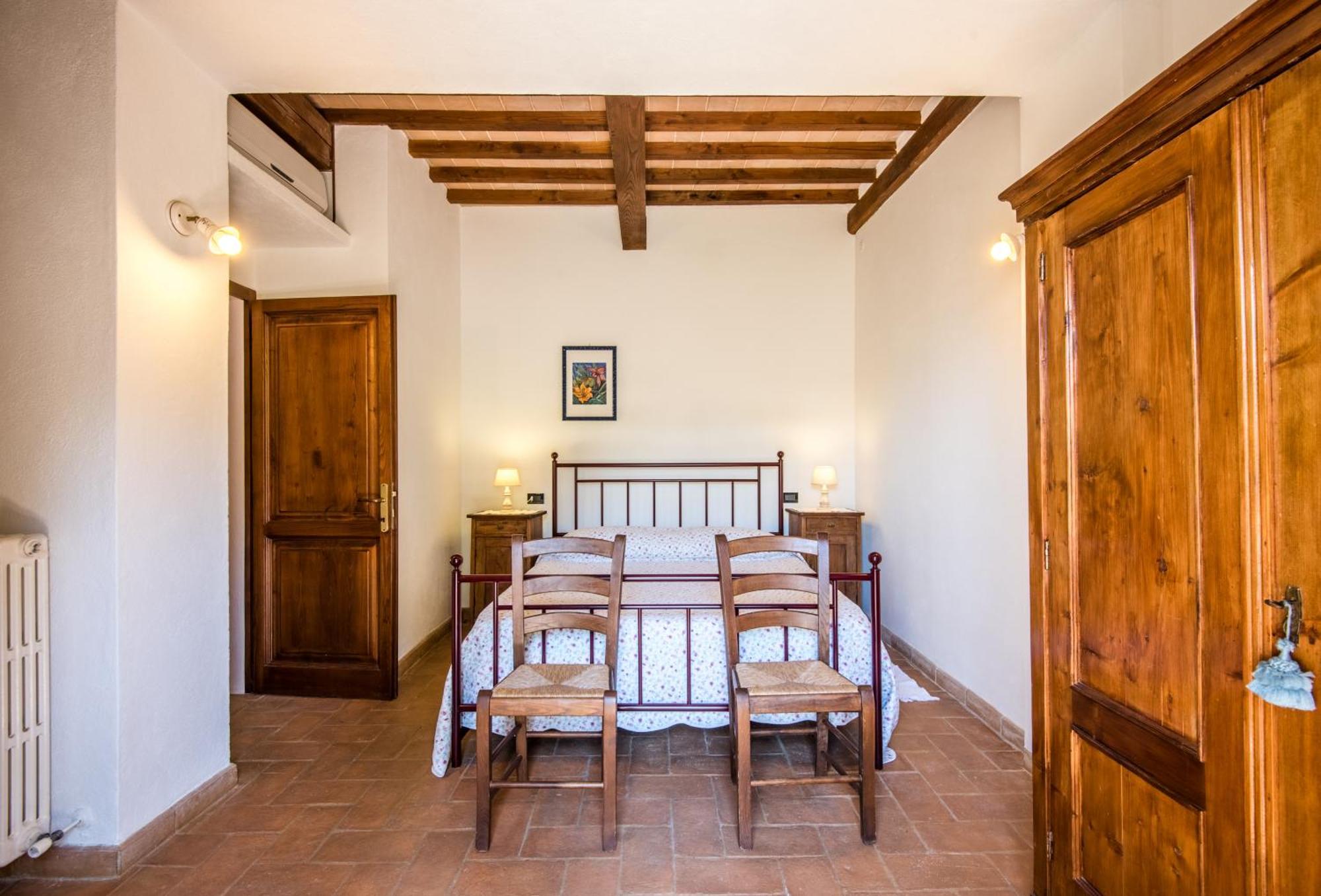 מונטלצ'ינו Glicine Apartment Podere Giardino מראה חיצוני תמונה